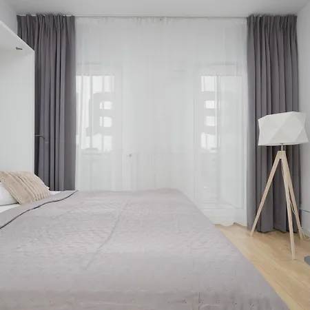 Kasprzaka Air-conditioned With Balcony By Renters Apartman *