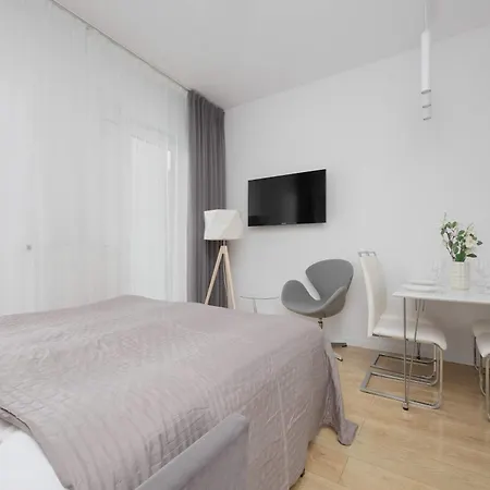 Apartman Kasprzaka Air-conditioned With Balcony By Renters *