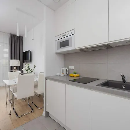 דירה Kasprzaka Air-conditioned With Balcony By Renters