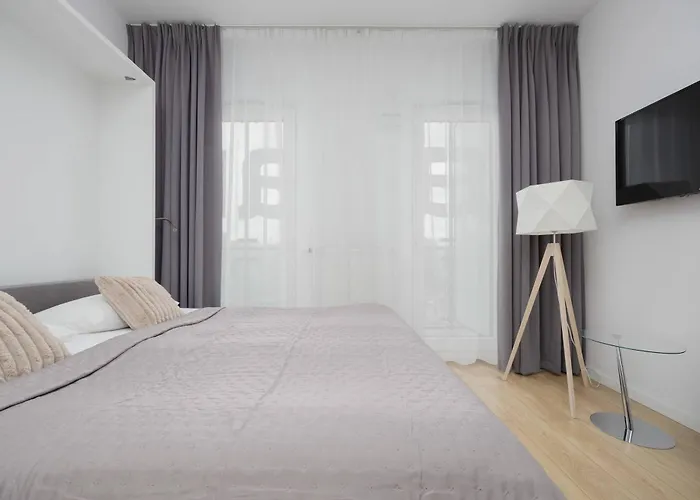 Kasprzaka Air-conditioned With Balcony By Renters Apartment *