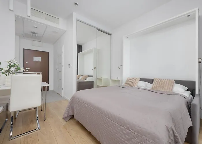 Apartment Kasprzaka Air-conditioned With Balcony By Renters